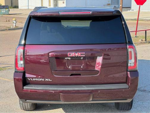 Maroon 2017 GMC Yukon XL SLT