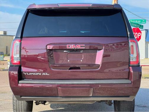 Maroon 2017 GMC Yukon XL SLT