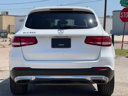 White 2018 Mercedes-Benz GLC 300 Base