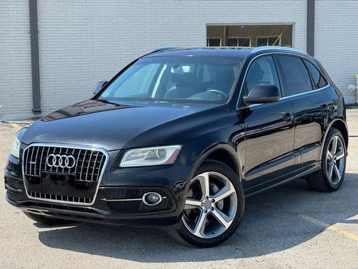 Black 2014 Audi Q5 3.0T Prestige Sport Utility 4D