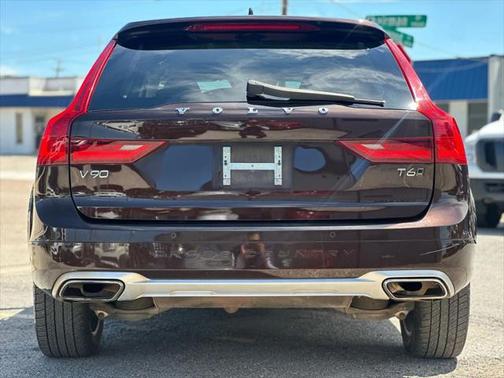 2017 Volvo V90 Cross Country T6