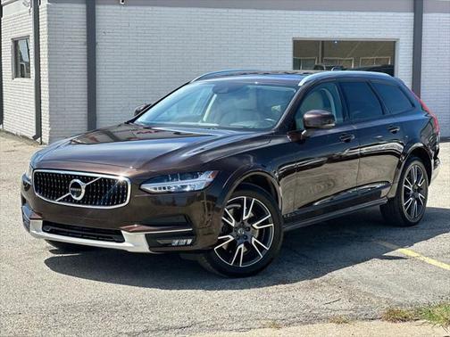 2017 Volvo V90 Cross Country T6