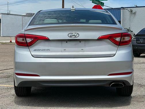 2016 Hyundai SONATA SE