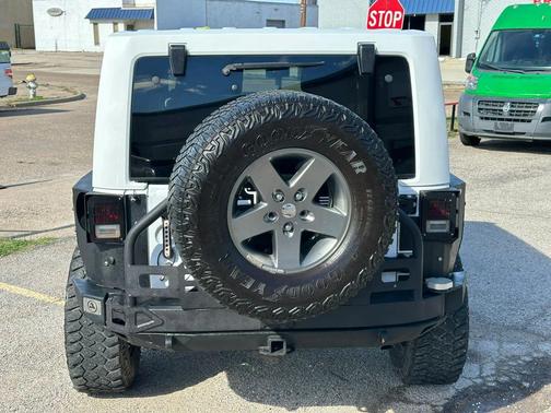 Bright White Clearcoat 2013 Jeep Wrangler Unlimited Rubicon