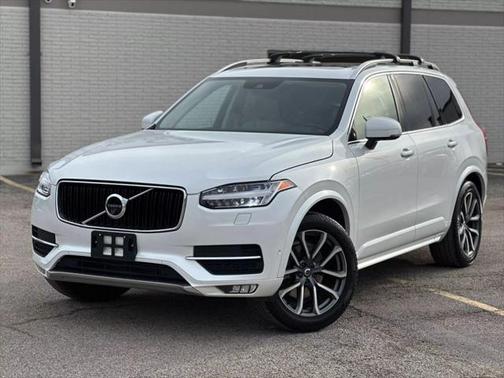 2017 Volvo XC90 T6 Momentum