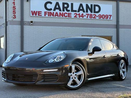 2016 Porsche Panamera 4 Edition