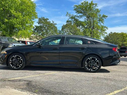 Ebony Black 2022 Kia K5 GT-Line