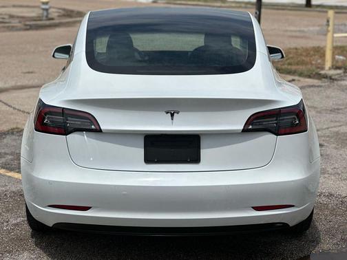 2020 Tesla Model 3 Standard Range