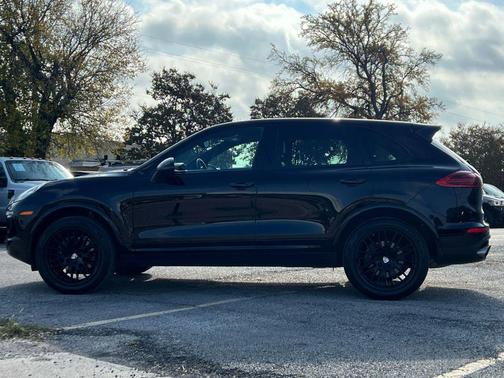 2017 Porsche Cayenne Platinum Edition