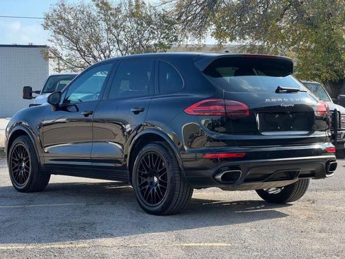 2017 Porsche Cayenne Platinum Edition
