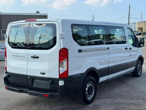 Oxford White 2017 Ford Transit-350 XL