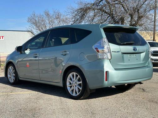 2013 Toyota Prius v Five