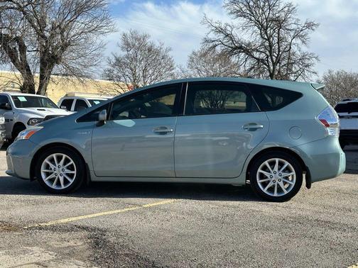2013 Toyota Prius v Five