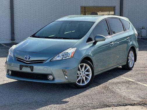2013 Toyota Prius v Five