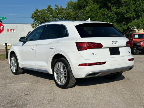 White 2018 Audi Q5 Premium Plus w/Technology Value Pkg Sport Utility 4D