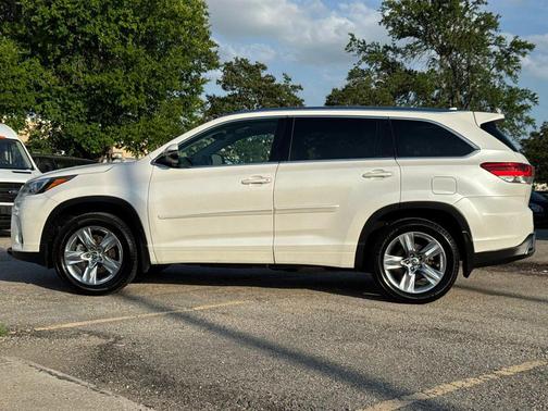 Blizzard Pearl 2019 Toyota Highlander Limited