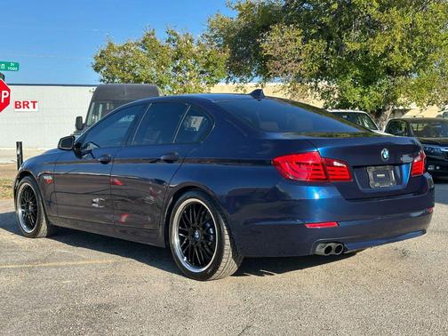 2011 BMW 528 528i Sedan 4D