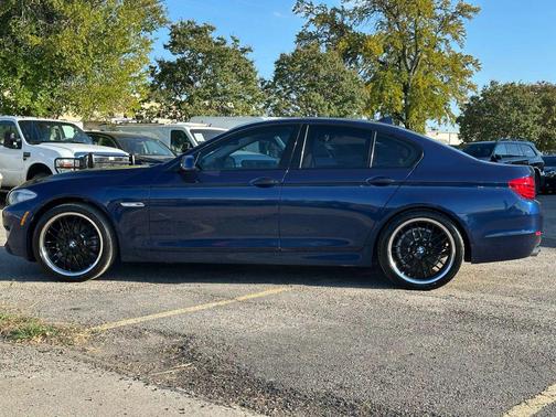 2011 BMW 528 528i Sedan 4D