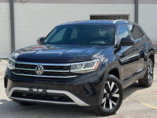 Deep Black Pearl 2020 Volkswagen Atlas Cross Sport 2.0T SE