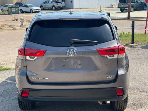 Predawn Gray Mica 2018 Toyota Highlander XLE