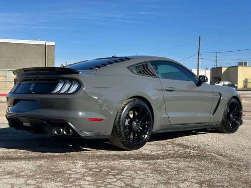 2018 Ford Shelby GT350 Base