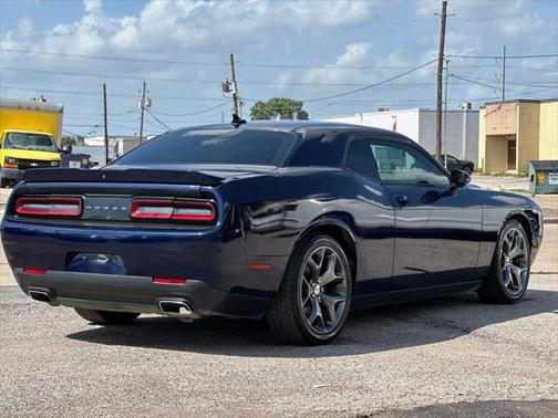 2016 Dodge Challenger SXT