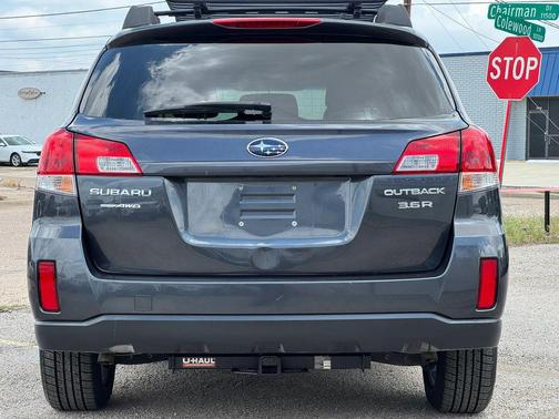 Graphite Gray Metallic 2010 Subaru Outback 3.6 R Limited