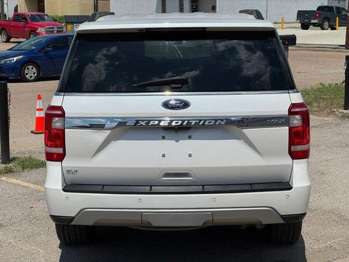 White Platinum Metallic Tri-Coat 2019 Ford Expedition Max XLT