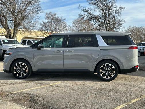 2022 Kia Carnival EX