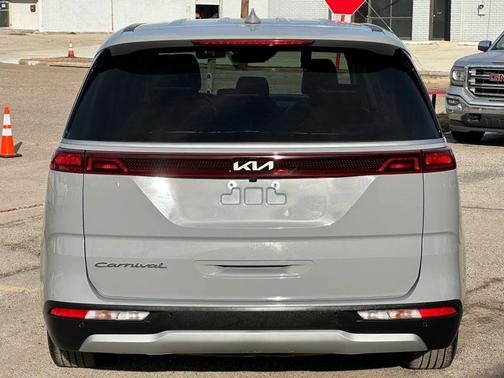 2022 Kia Carnival EX