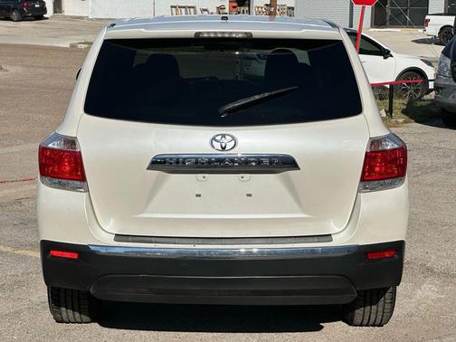 2013 Toyota Highlander Base