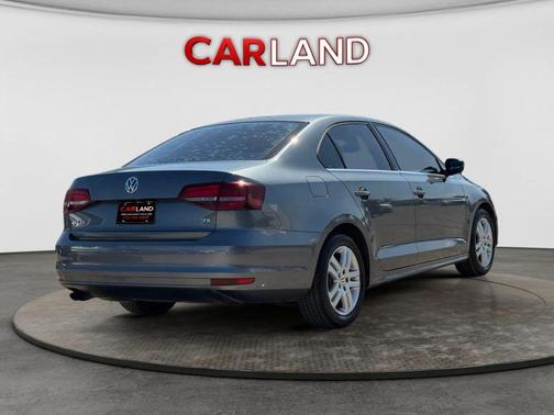 Platinum Gray Metallic 2017 Volkswagen Jetta 1.4T S