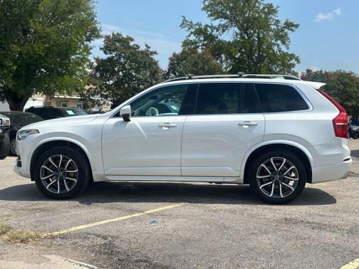 2017 Volvo XC90 T6 Momentum