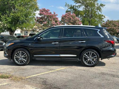 2017 INFINITI QX60 Base