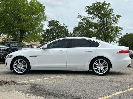 Polaris White 2016 Jaguar XF 35t Prestige
