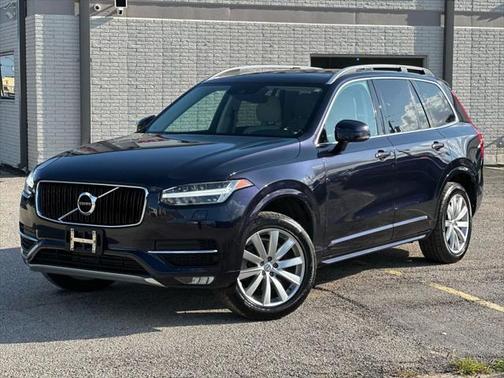 2016 Volvo XC90 T6 Momentum
