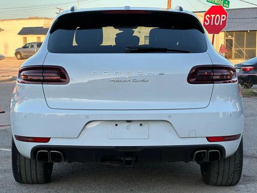 2017 Porsche Macan Turbo
