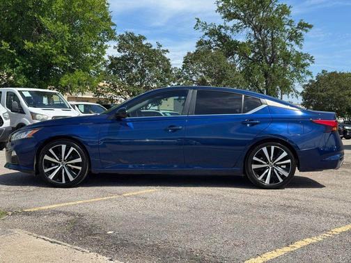 Deep Blue Pearl 2020 Nissan Altima SR FWD