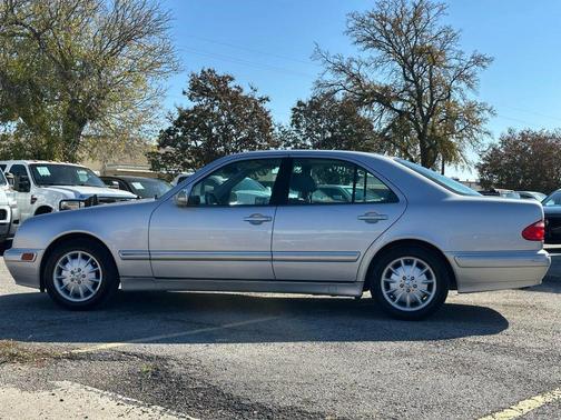 2000 Mercedes-Benz E-Class E 320 Sedan 4D