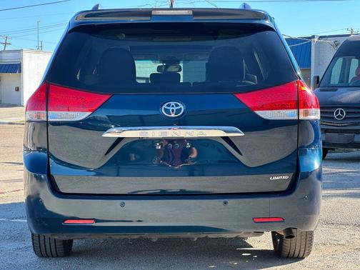 2011 Toyota Sienna Limited