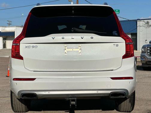 2017 Volvo XC90 T5 Momentum