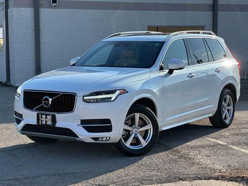 2017 Volvo XC90 T5 Momentum
