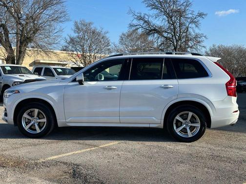 2017 Volvo XC90 T5 Momentum