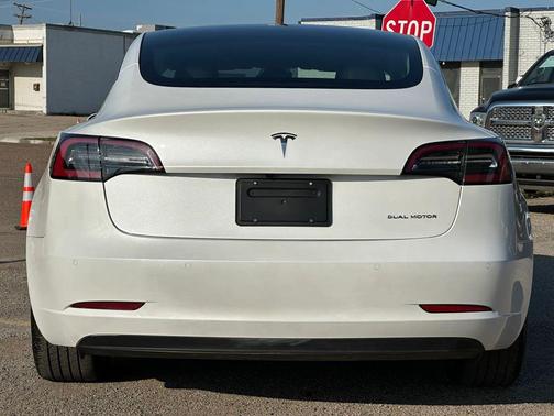 Pearl White Multi-Coat 2022 Tesla Model 3 Long Range