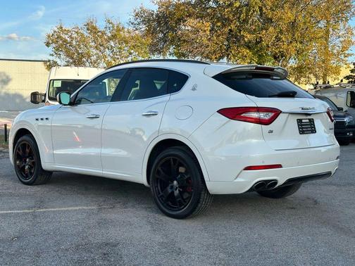 2017 Maserati Levante Base