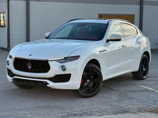 2017 Maserati Levante Base