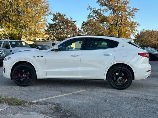 2017 Maserati Levante Base
