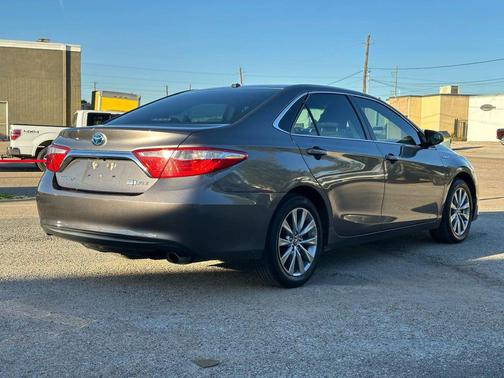 2016 Toyota Camry Hybrid XLE