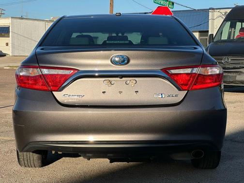 2016 Toyota Camry Hybrid XLE