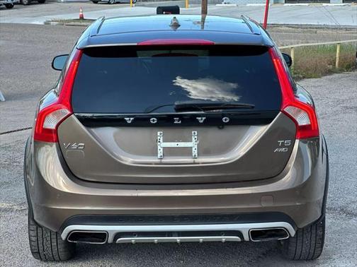 2018 Volvo V60 Cross Country T5